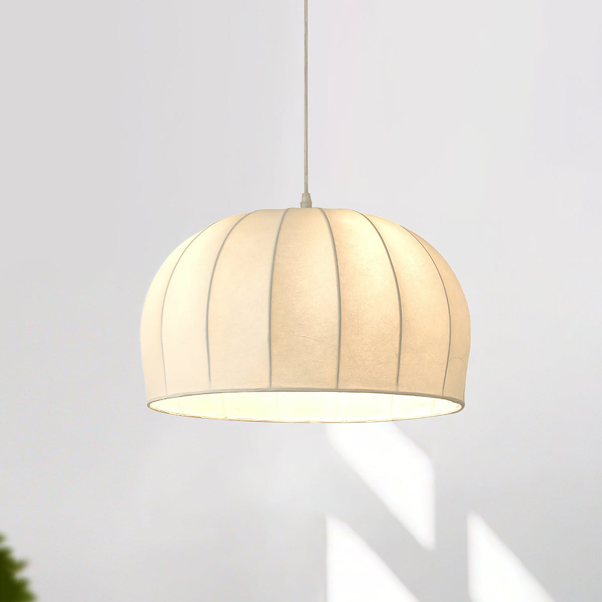 Fioeina witte hanglamp met stoffen koepel