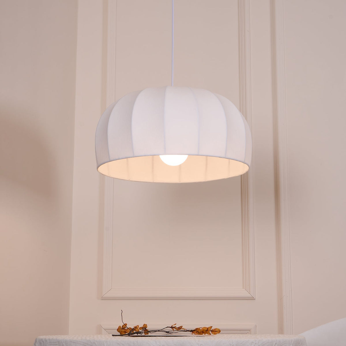 Fioeina witte hanglamp met stoffen koepel