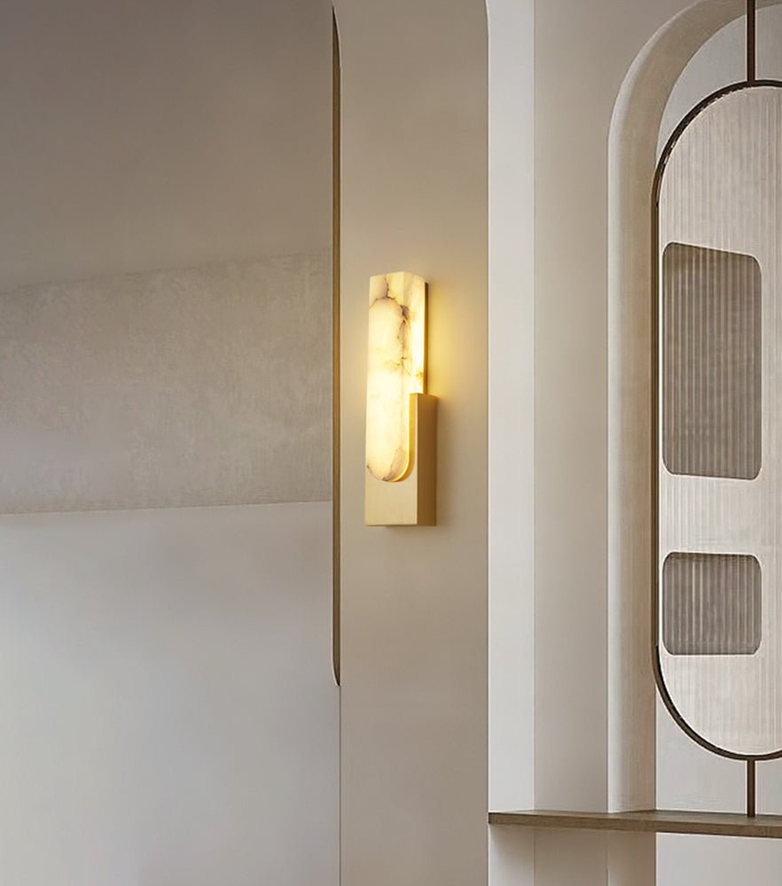 Xaldy wandlamp van albast
