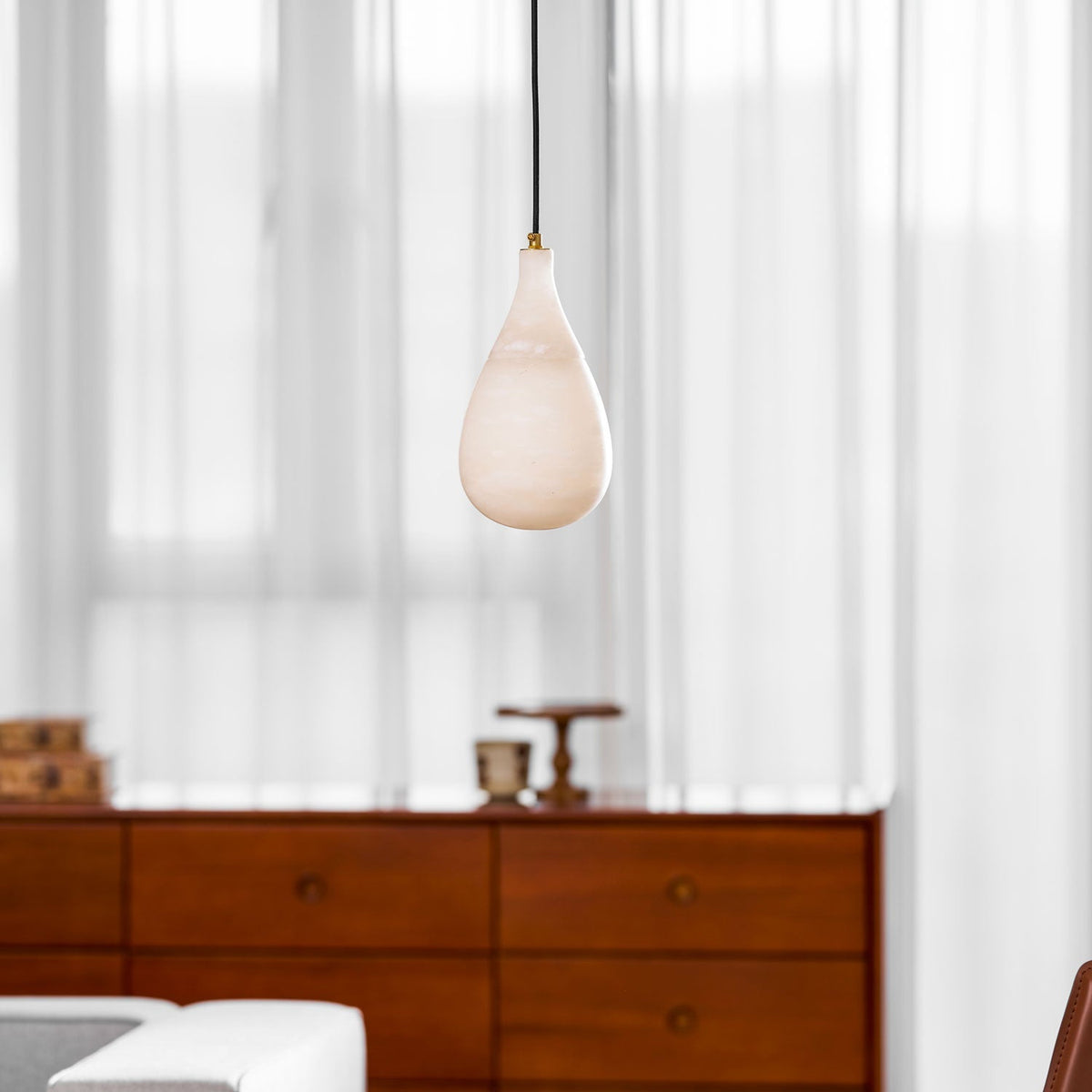 Avenith hanglamp met albasten druppelvormige kap