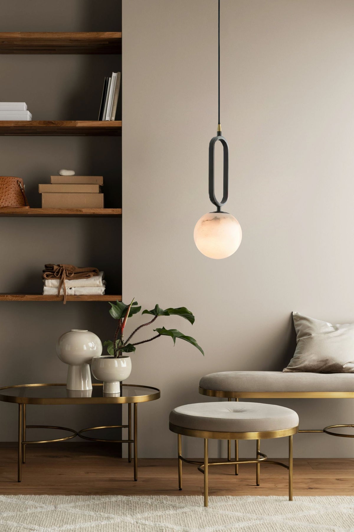Gloruvyd Minimalistische hanglamp met balvormige kap in albast