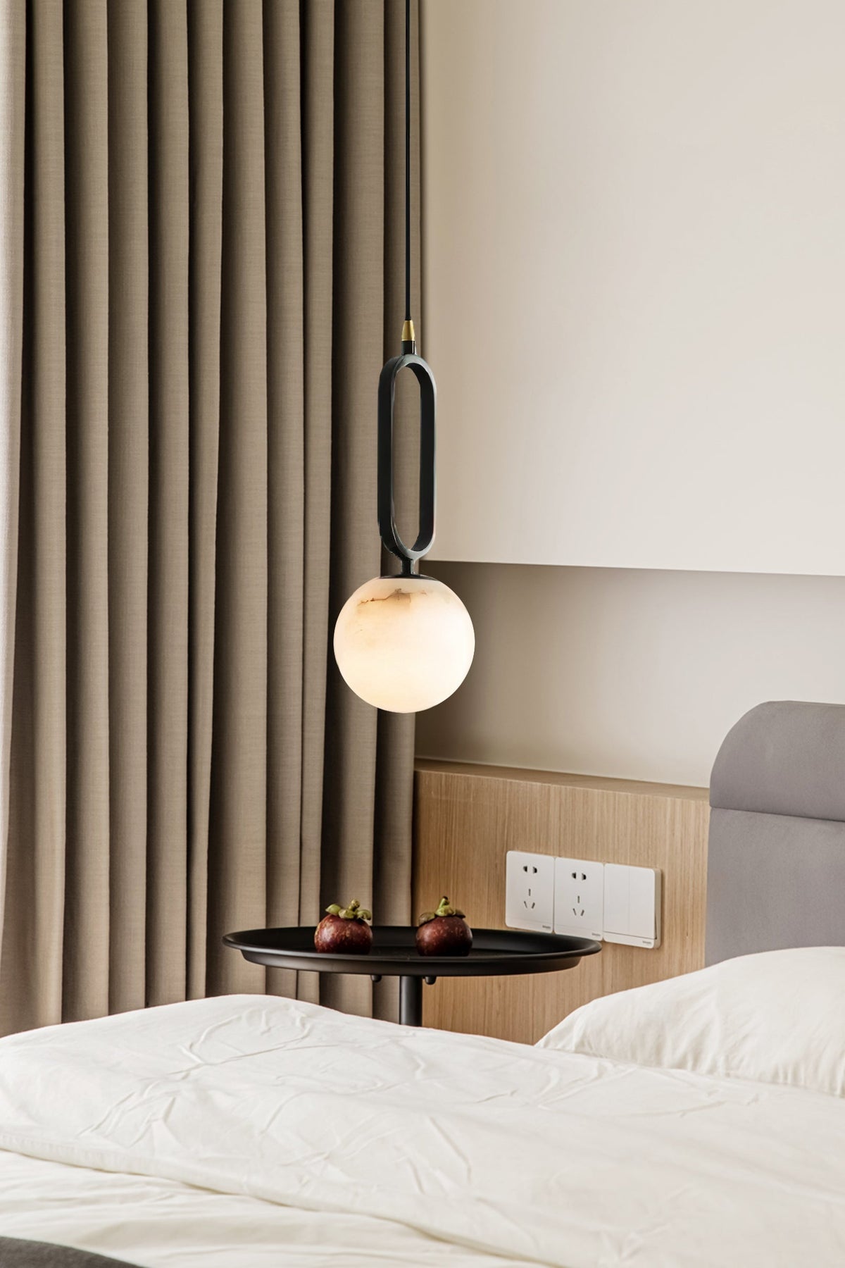 Gloruvyd Minimalistische hanglamp met balvormige kap in albast