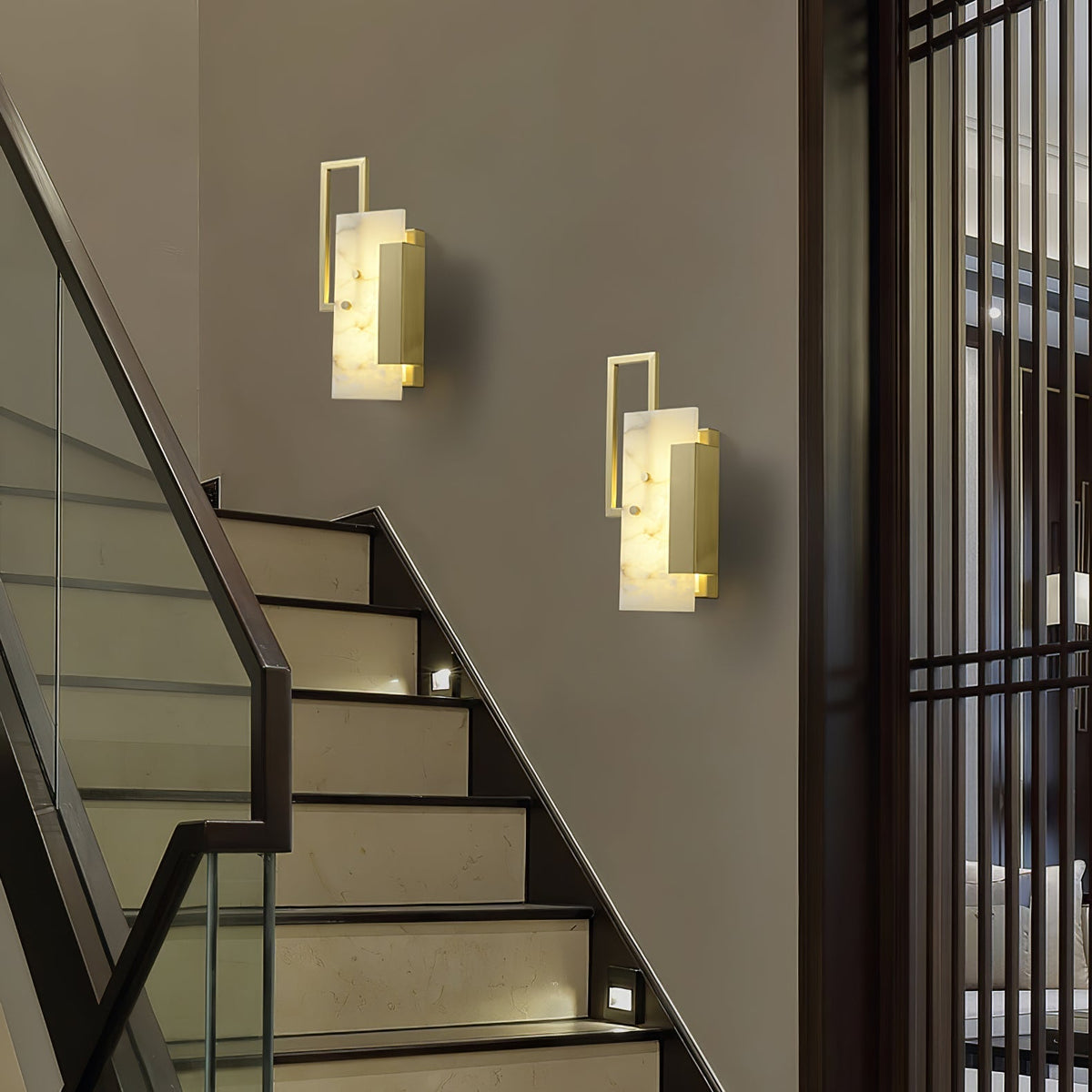 Albinelle albasten wandlamp met goudkleurig frame