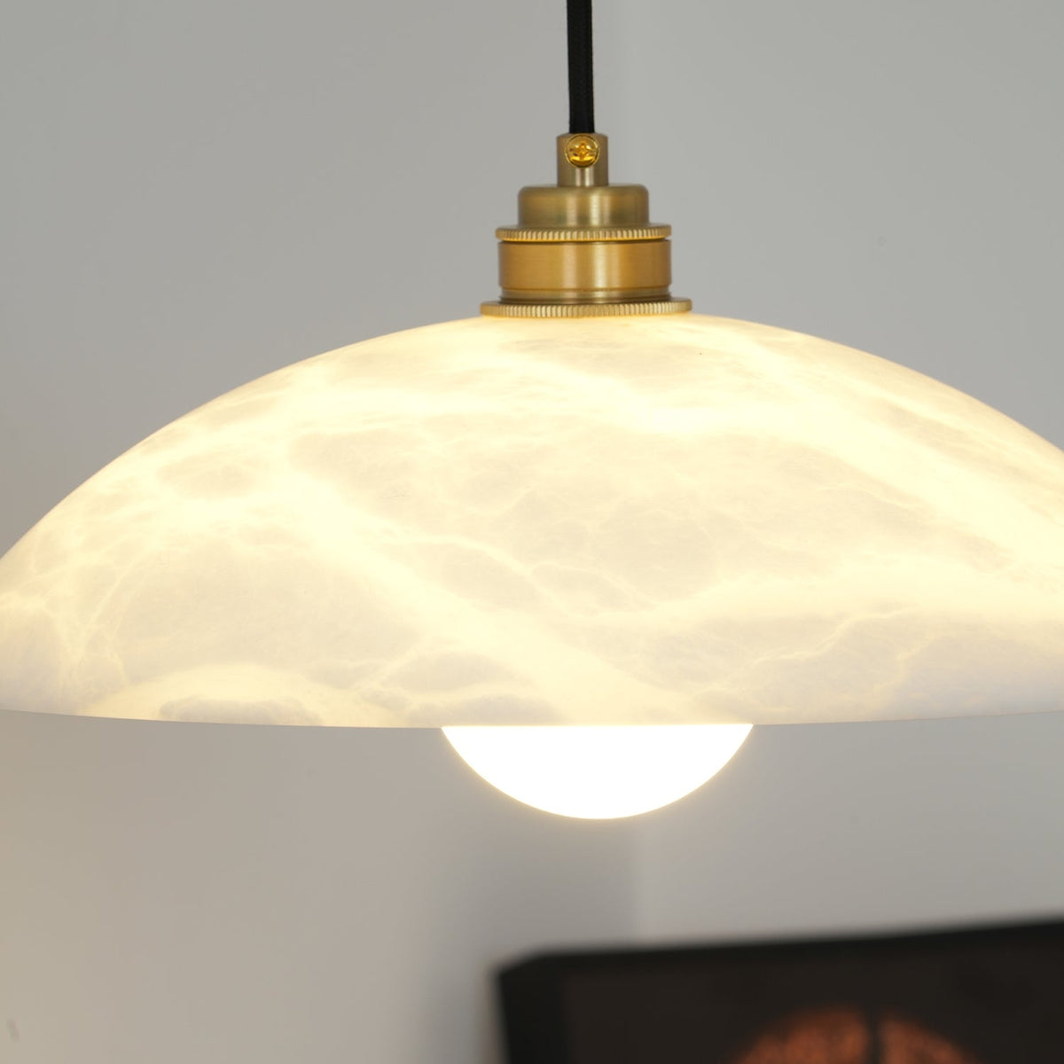 Ljomuvyd Individual Creativity koepelvormige albasten hanglamp