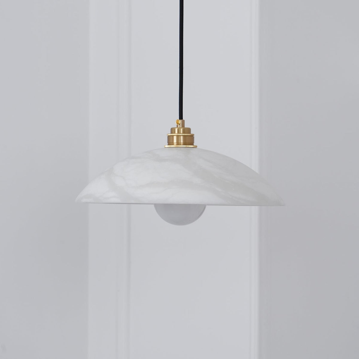 Ljomuvyd Individual Creativity koepelvormige albasten hanglamp