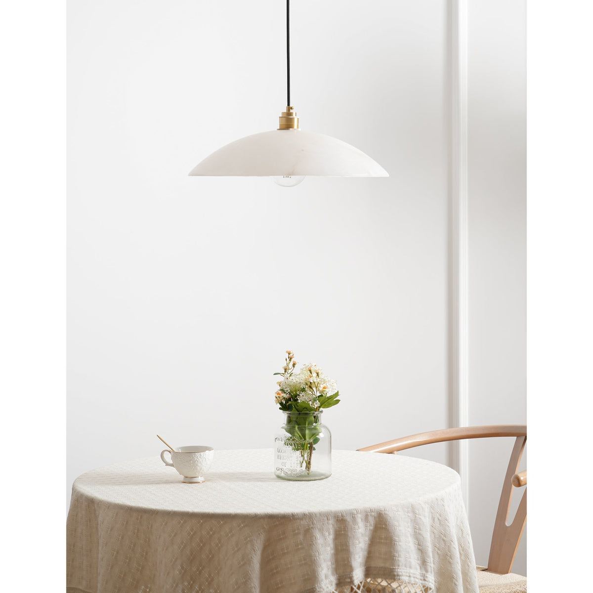 Ljomuvyd Individual Creativity koepelvormige albasten hanglamp