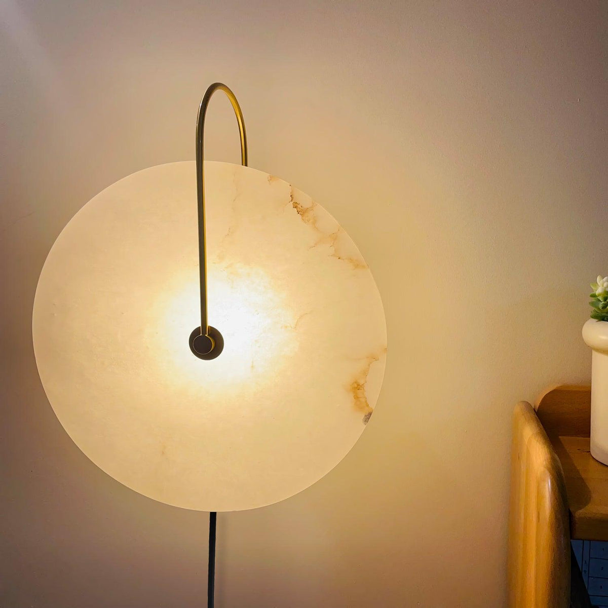 Albeaine Albast bollen wandlamp met Stekker