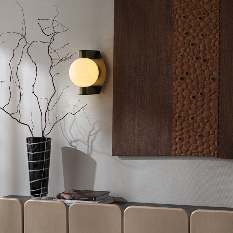 Caldrien Albast bol albasten wandlamp