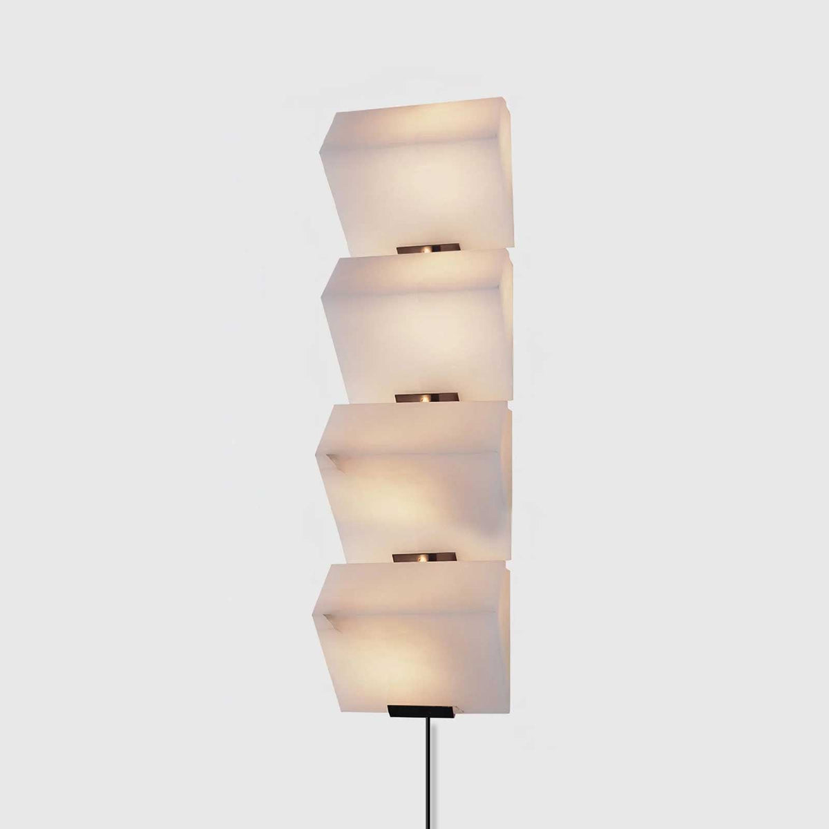 Niviella albasten wandlamp met stekker voor de trap