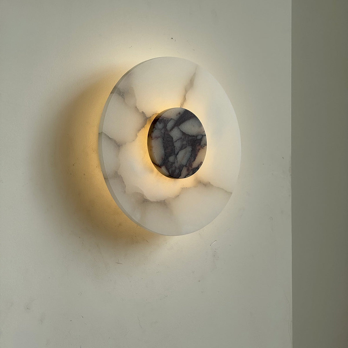 Rauduvyi Moderne wandlamp in albast met minimalistisch design