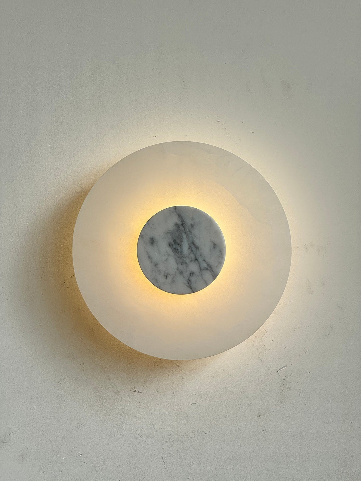 Rauduvyi Moderne wandlamp in albast met minimalistisch design
