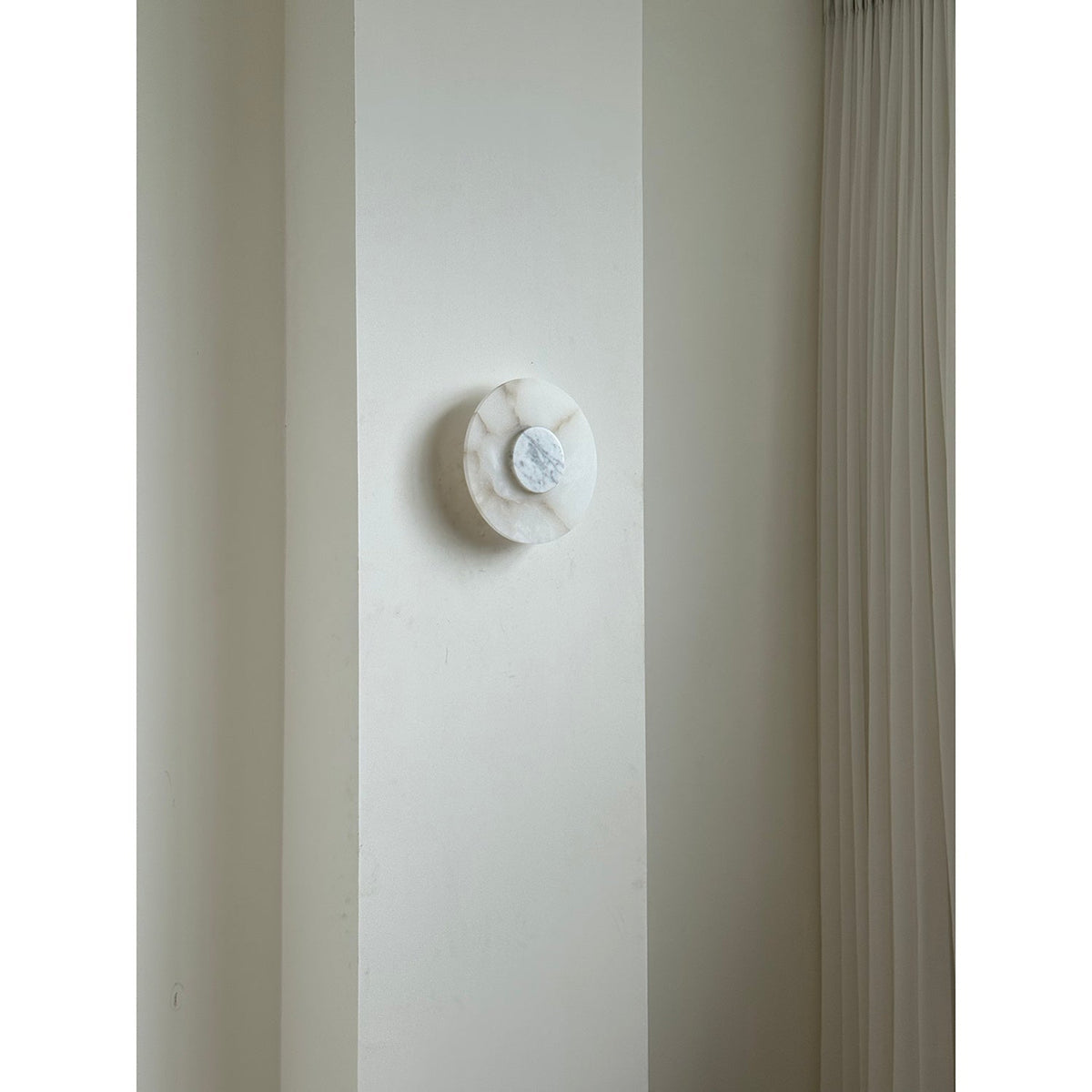 Rauduvyi Moderne wandlamp in albast met minimalistisch design