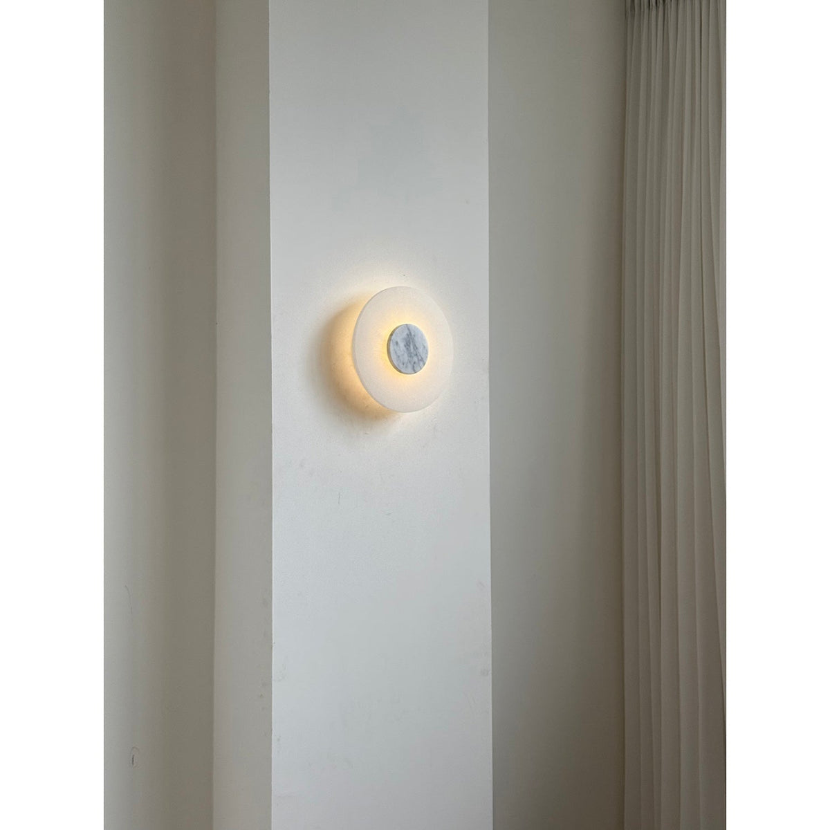 Rauduvyi Moderne wandlamp in albast met minimalistisch design