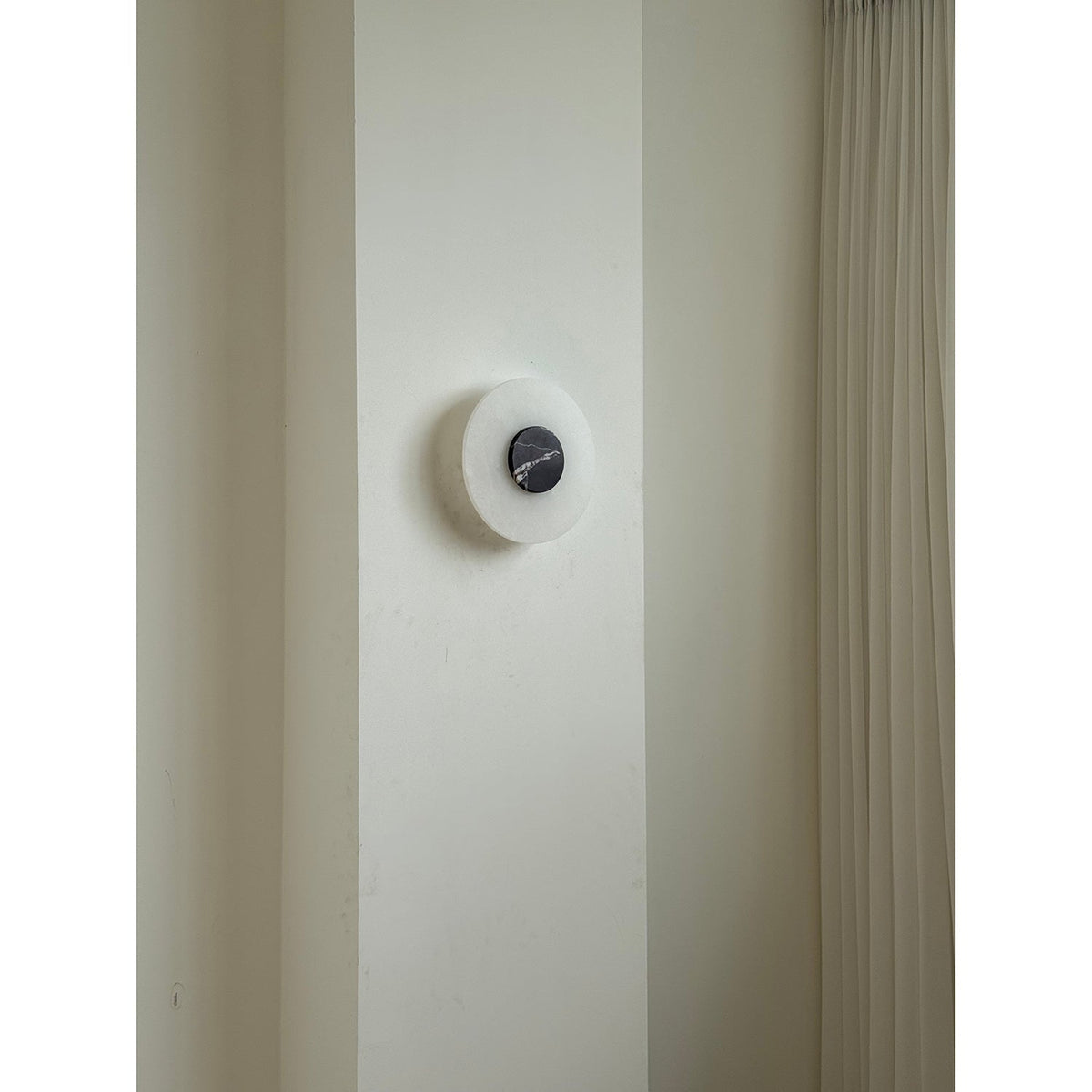 Rauduvyi Moderne wandlamp in albast met minimalistisch design