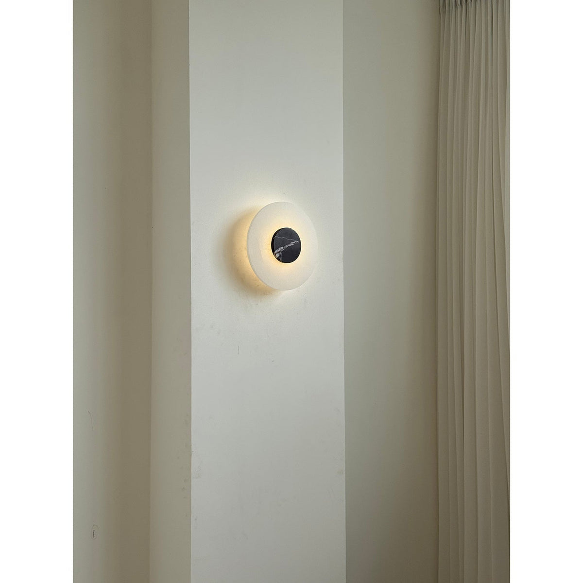 Rauduvyi Moderne wandlamp in albast met minimalistisch design