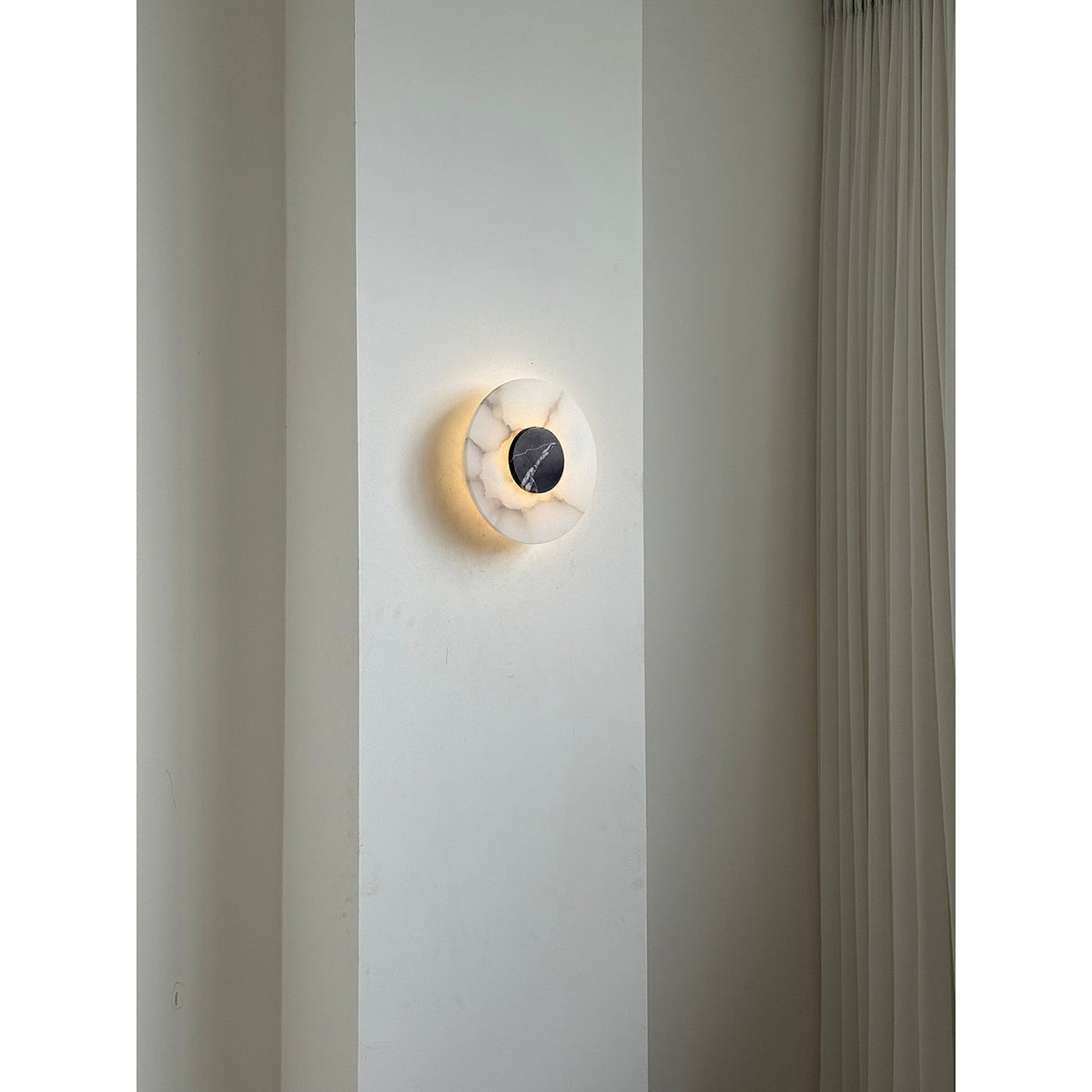 Rauduvyi Moderne wandlamp in albast met minimalistisch design