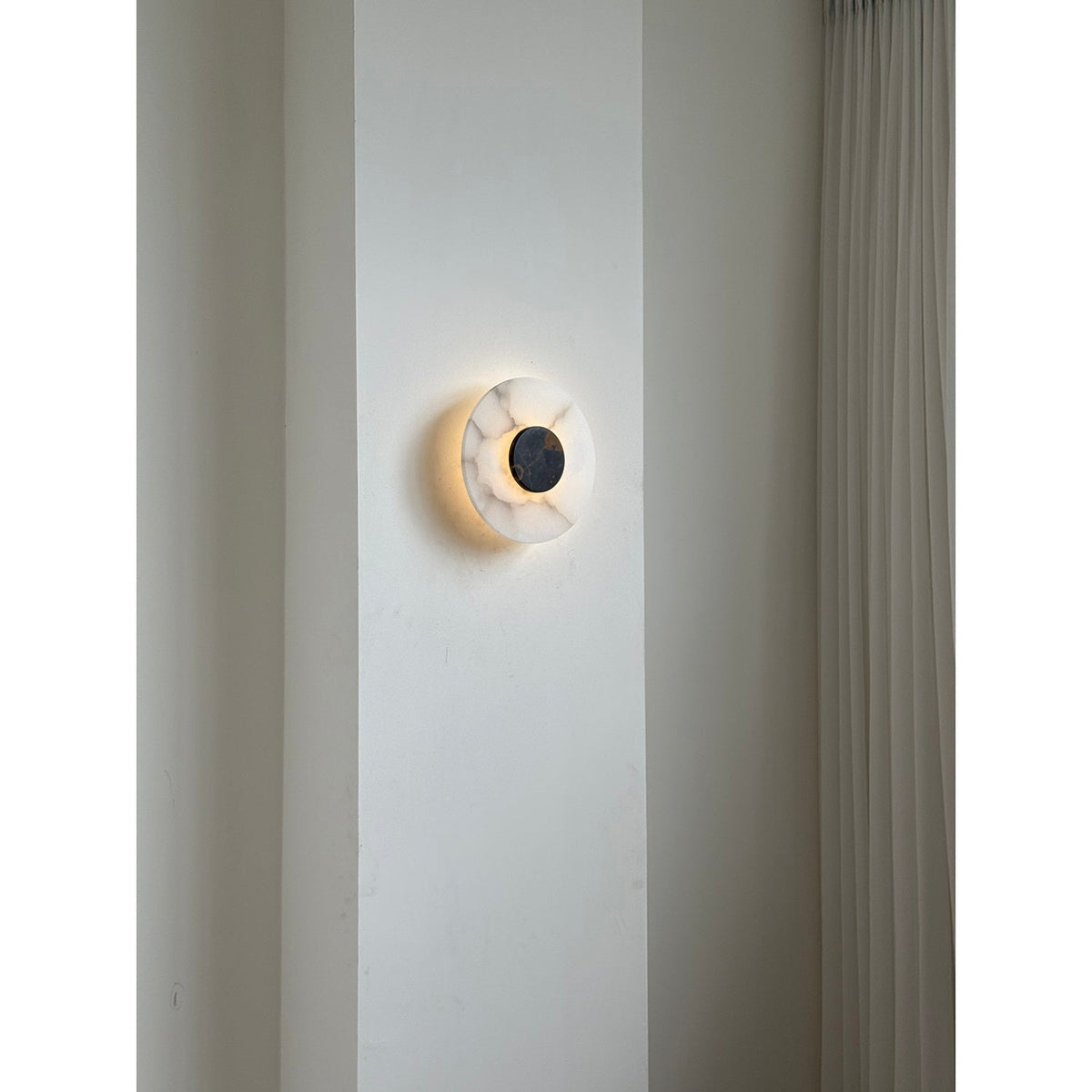 Rauduvyi Moderne wandlamp in albast met minimalistisch design