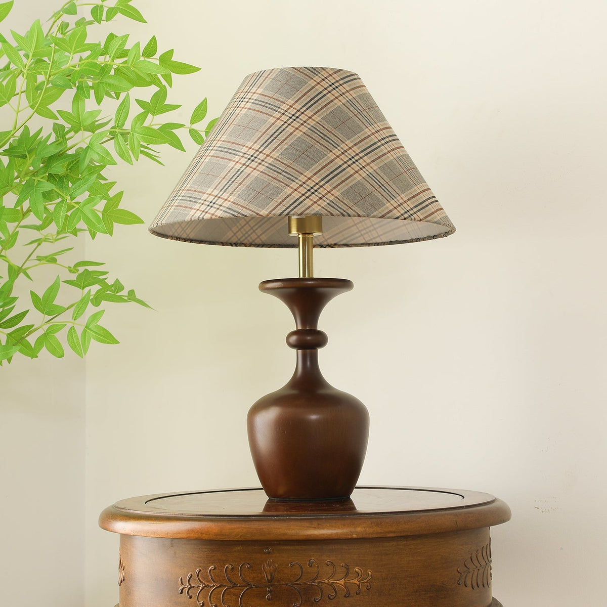 Alina Houten tafellamp met Beige Stof