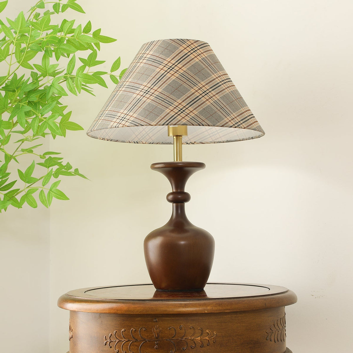 Alina Houten tafellamp met Beige Stof