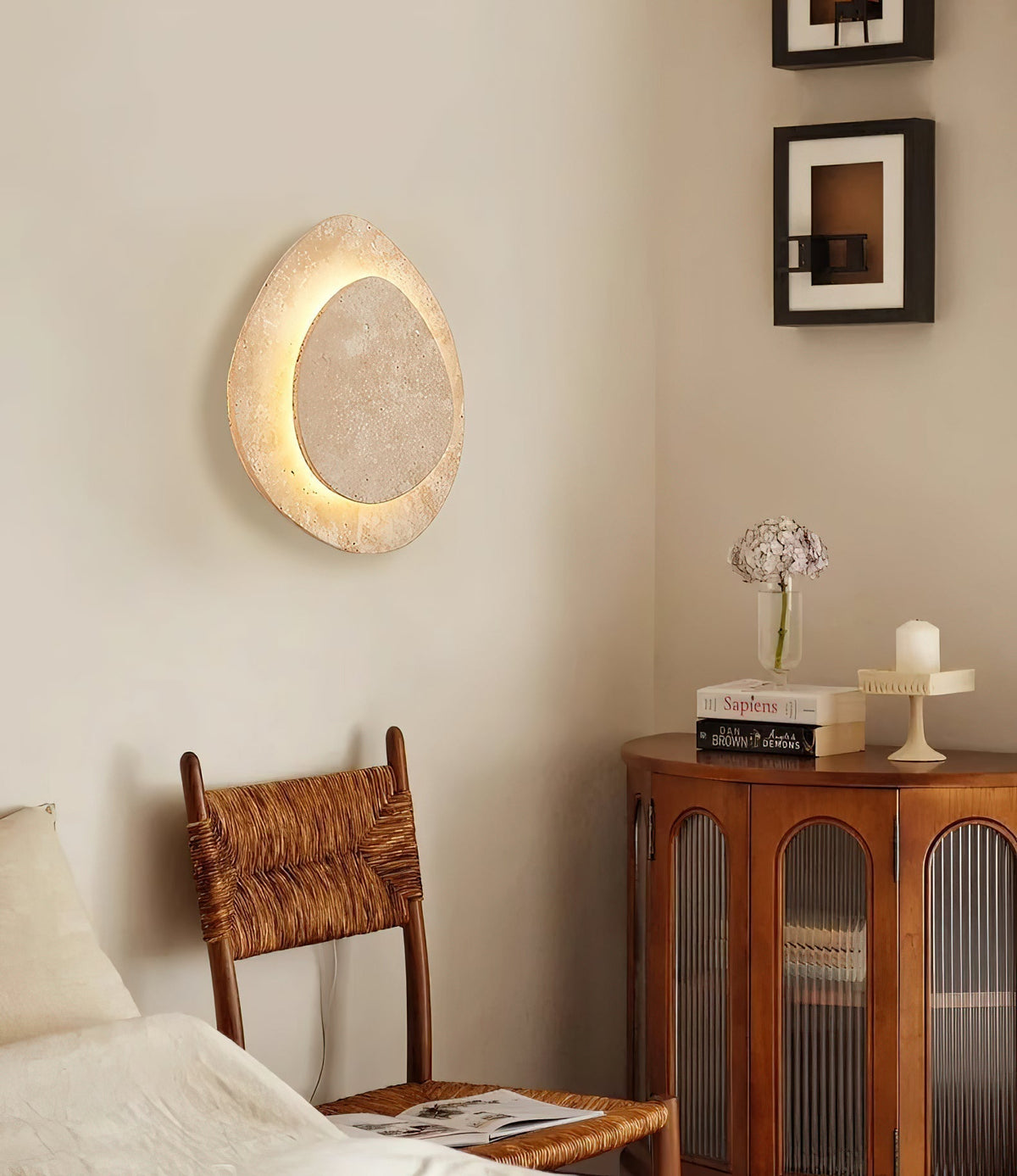 Yrvuvyn individuele creativiteit wandlamp van travertin