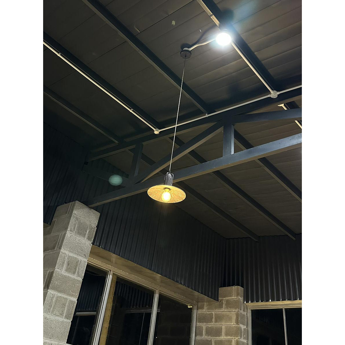 Yrvuvyi moderne minimalistische industriële hanglamp van metaal
