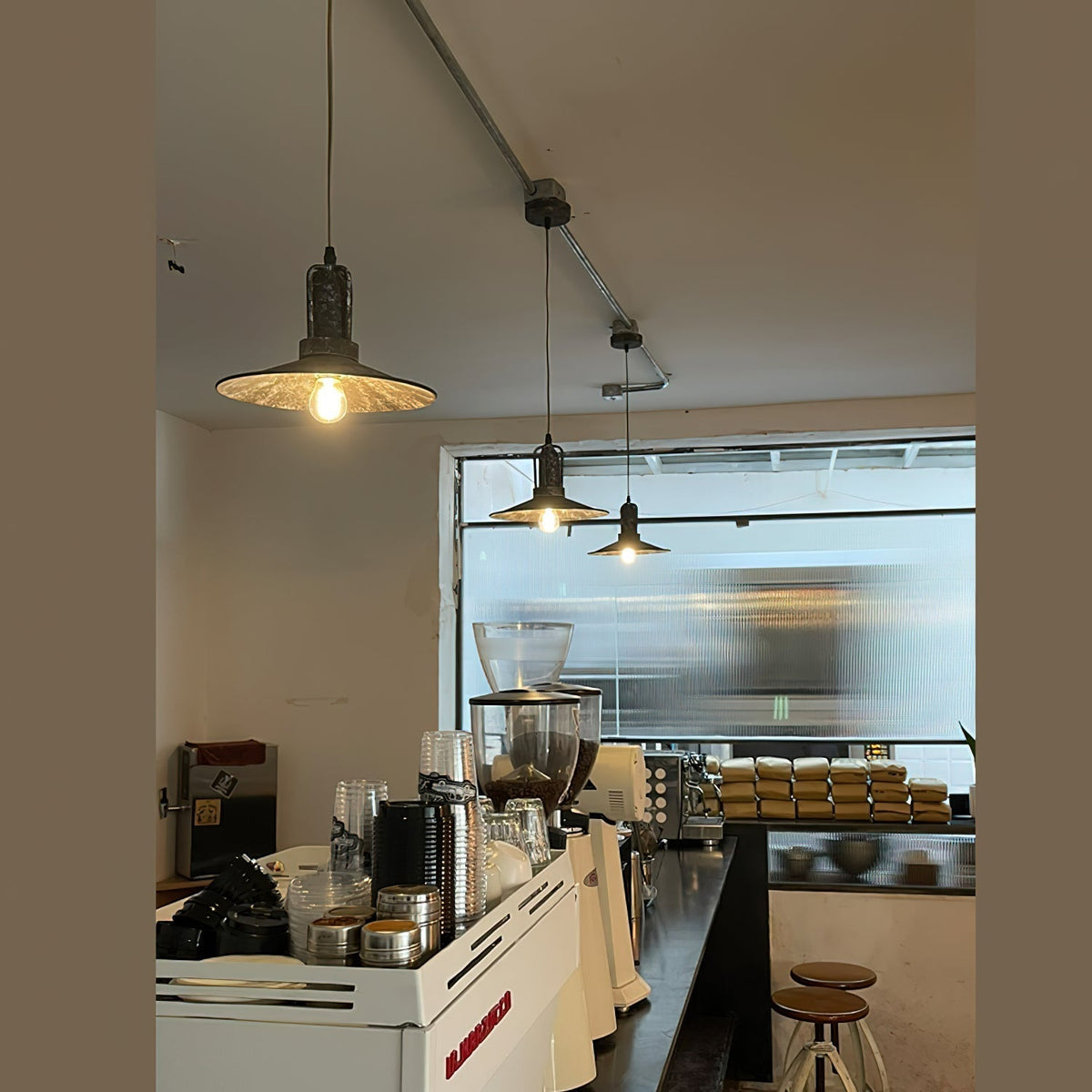 Yrvuvyi moderne minimalistische industriële hanglamp van metaal
