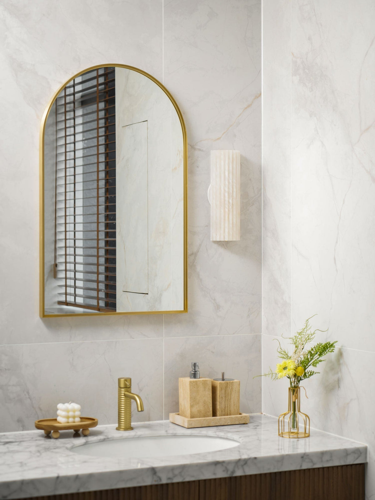 Aveniraria albasten wandlamp