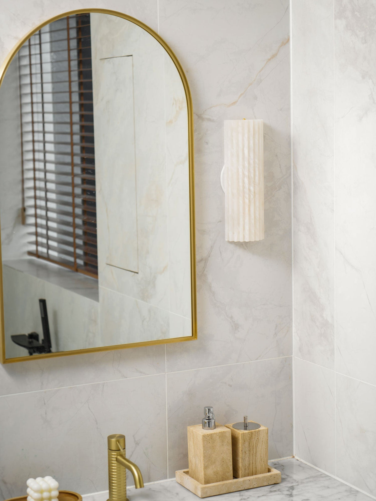 Aveniraria albasten wandlamp