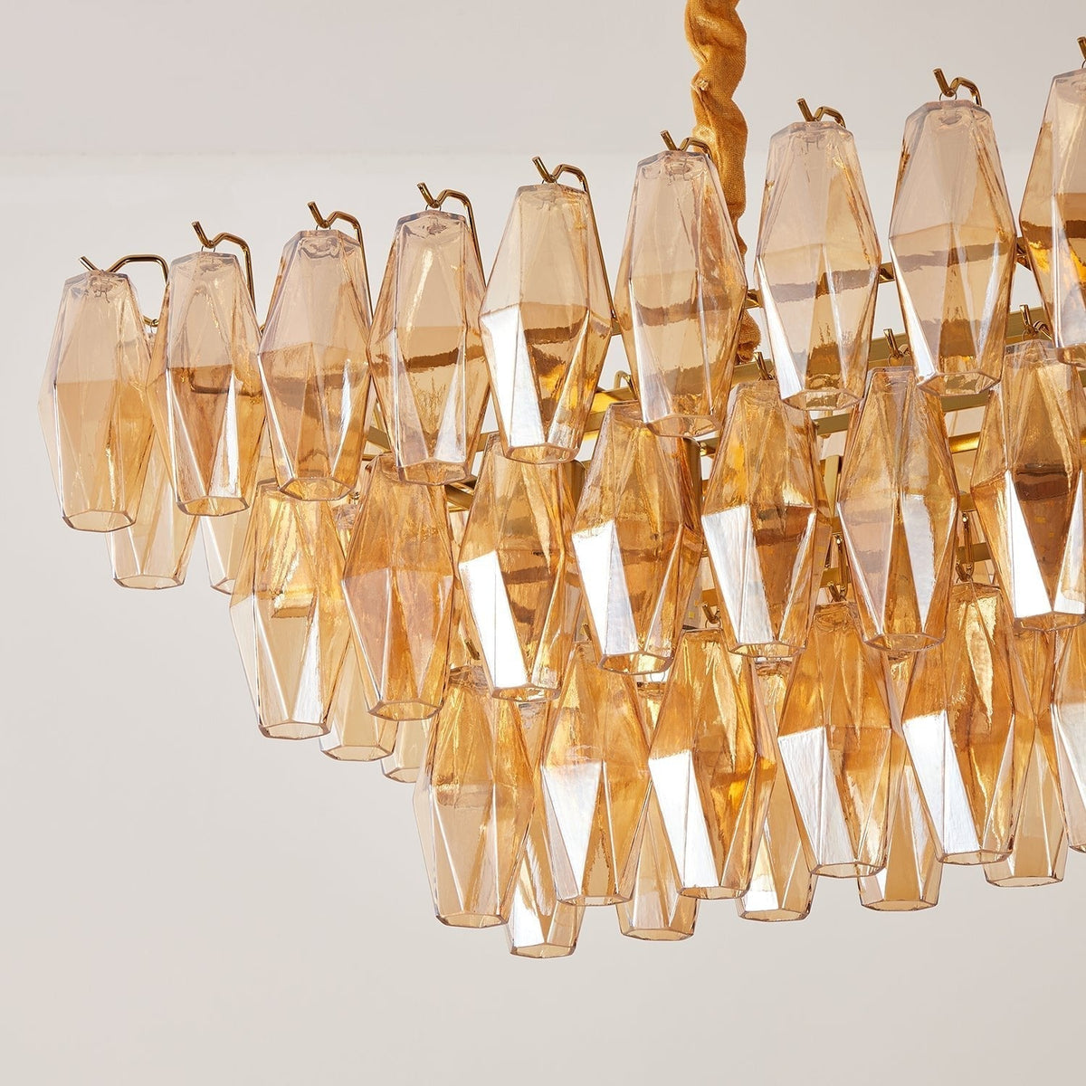 Lioraiel kroonluchter van glas met amberprismeglas in lagen rechthoekig