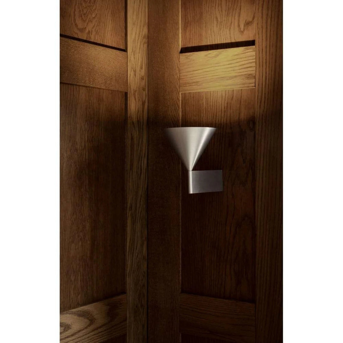 Rivarise Veyr wandlamp