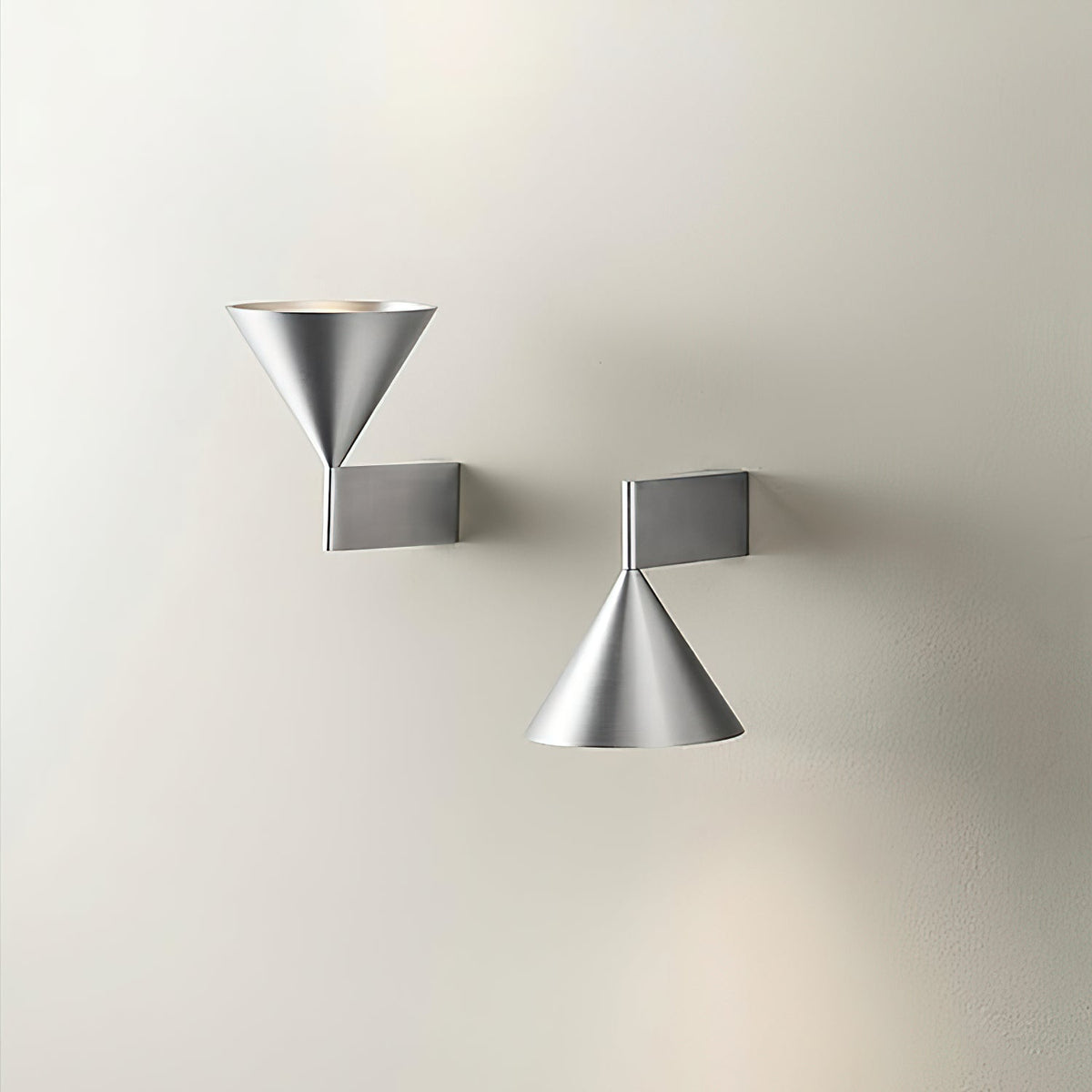 Rivarise Veyr wandlamp