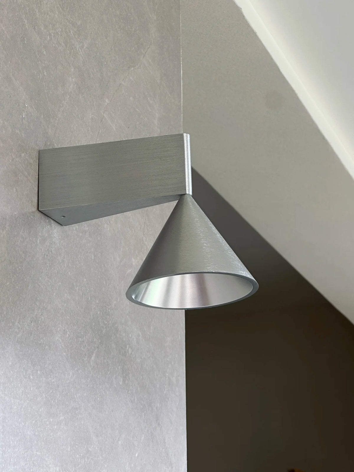 Rivarise Veyr wandlamp