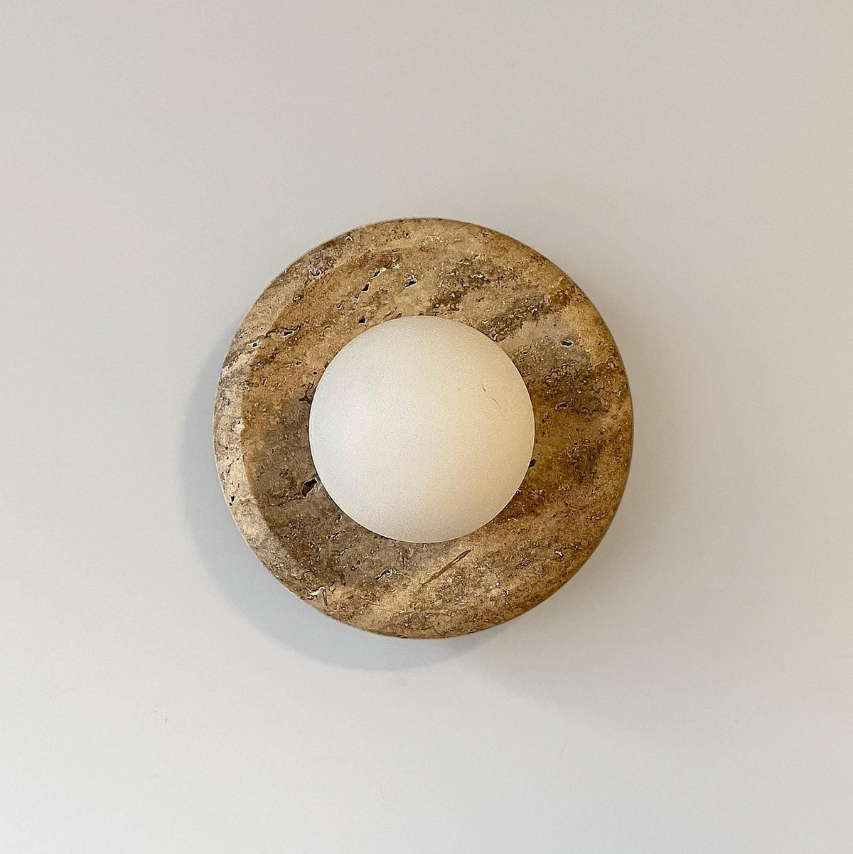 Liorerelia wandlamp