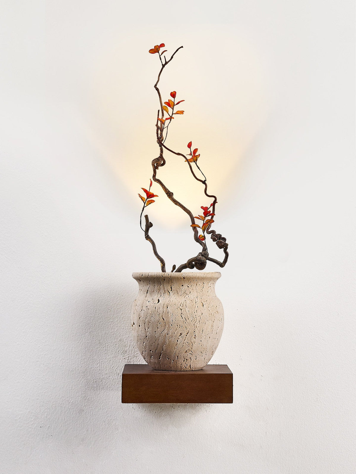 Teriinine sculpturale wandlamp