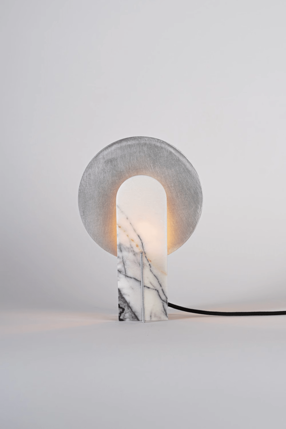Solvique Arch marmer tafellamp