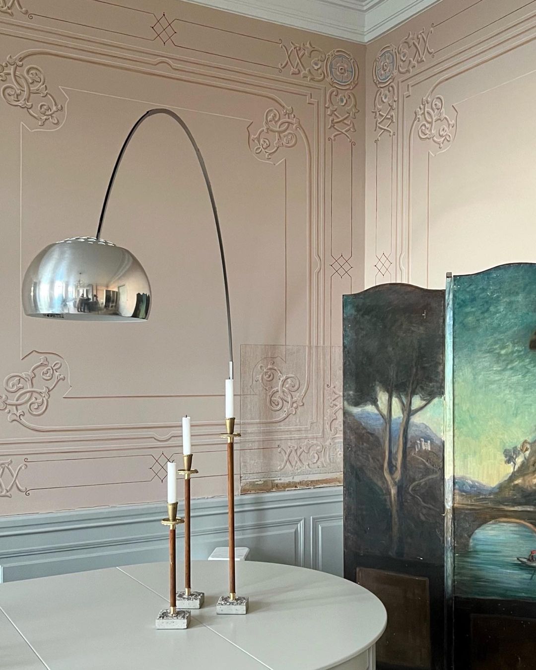 Alevra vloerlamp van staal en marmer