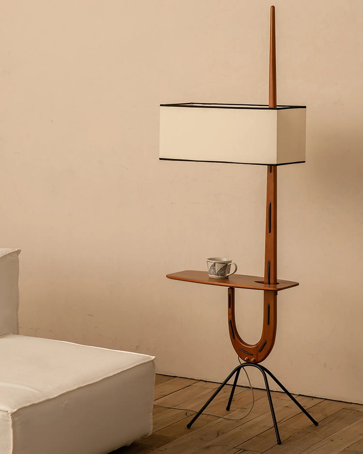 Vemara Mid Century Houten vloerlamp