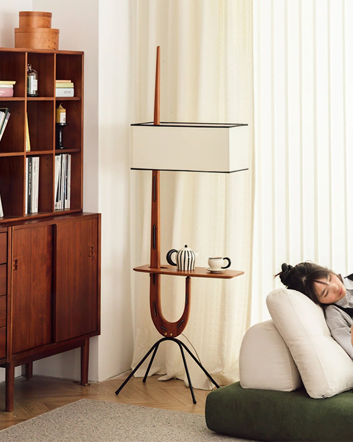 Vemara Mid Century Houten vloerlamp