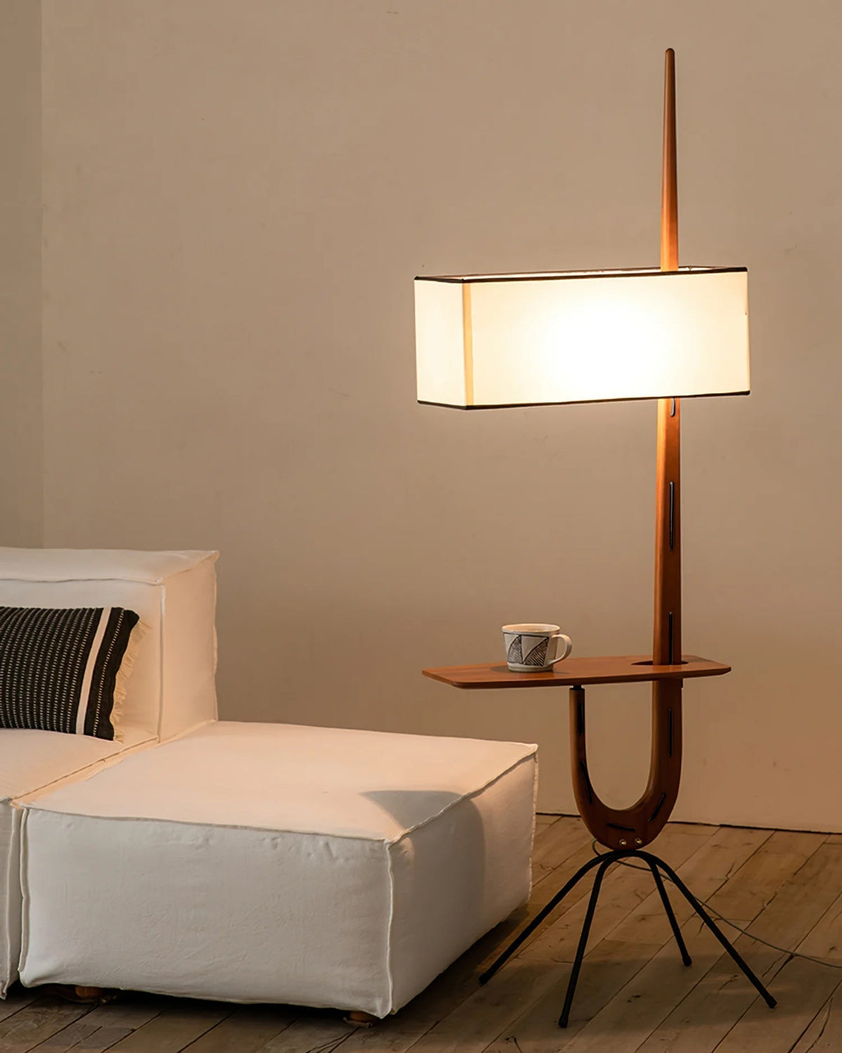 Vemara Mid Century Houten vloerlamp