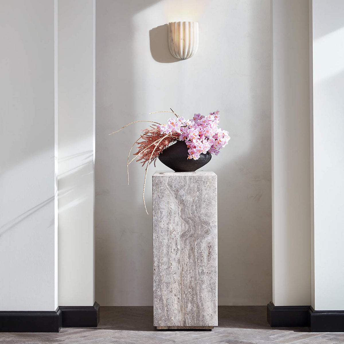 Tinduvys elegantie Ariel Enkele Marmeren Gefluteerde wandlamp