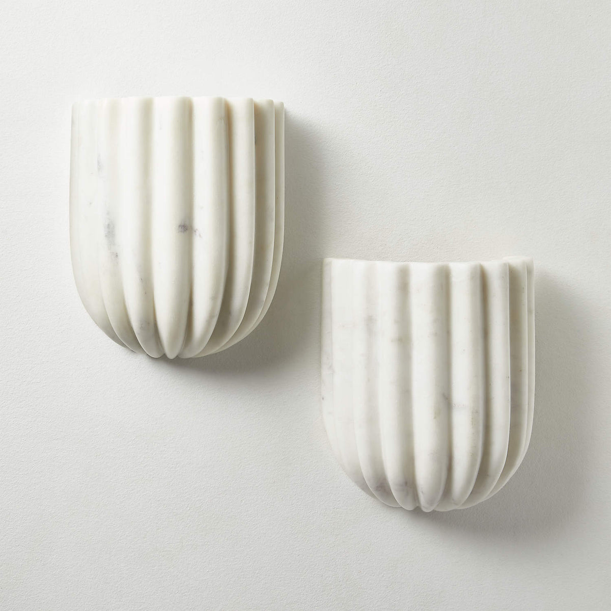 Tinduvys elegantie Ariel Enkele Marmeren Gefluteerde wandlamp