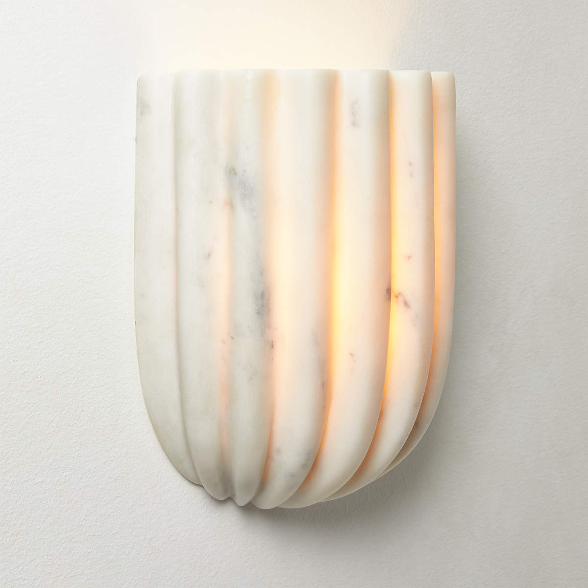 Tinduvys elegantie Ariel Enkele Marmeren Gefluteerde wandlamp