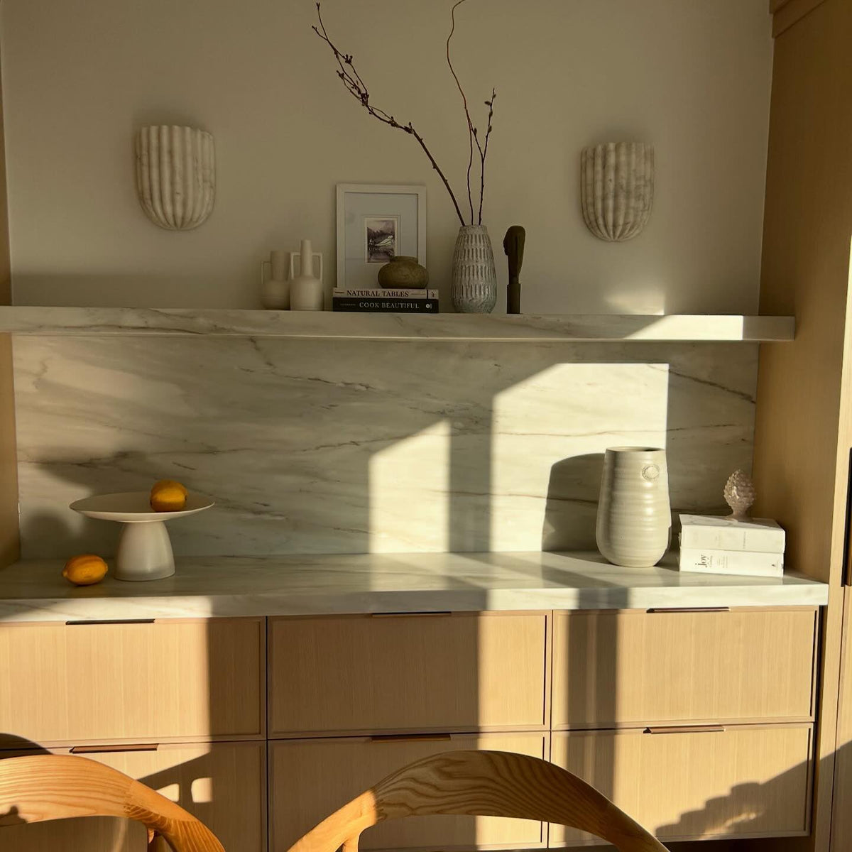 Tinduvys elegantie Ariel Enkele Marmeren Gefluteerde wandlamp