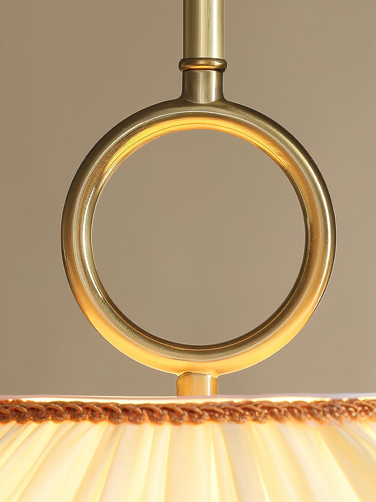 Umbera hanglamp met geplooide kap