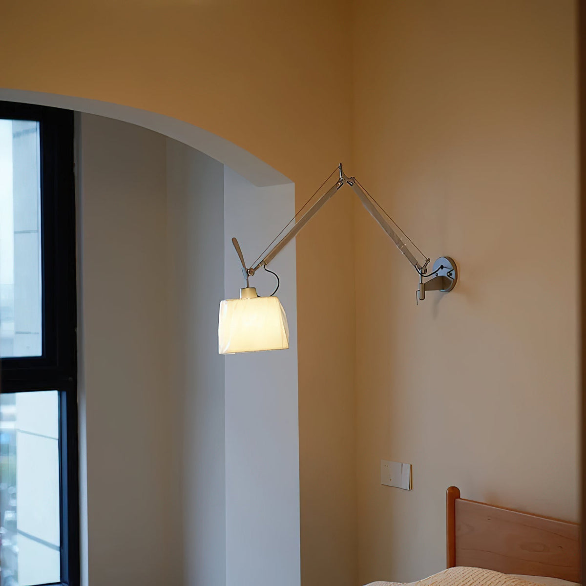 Costanza met stekker Swing-Arm wandlamp