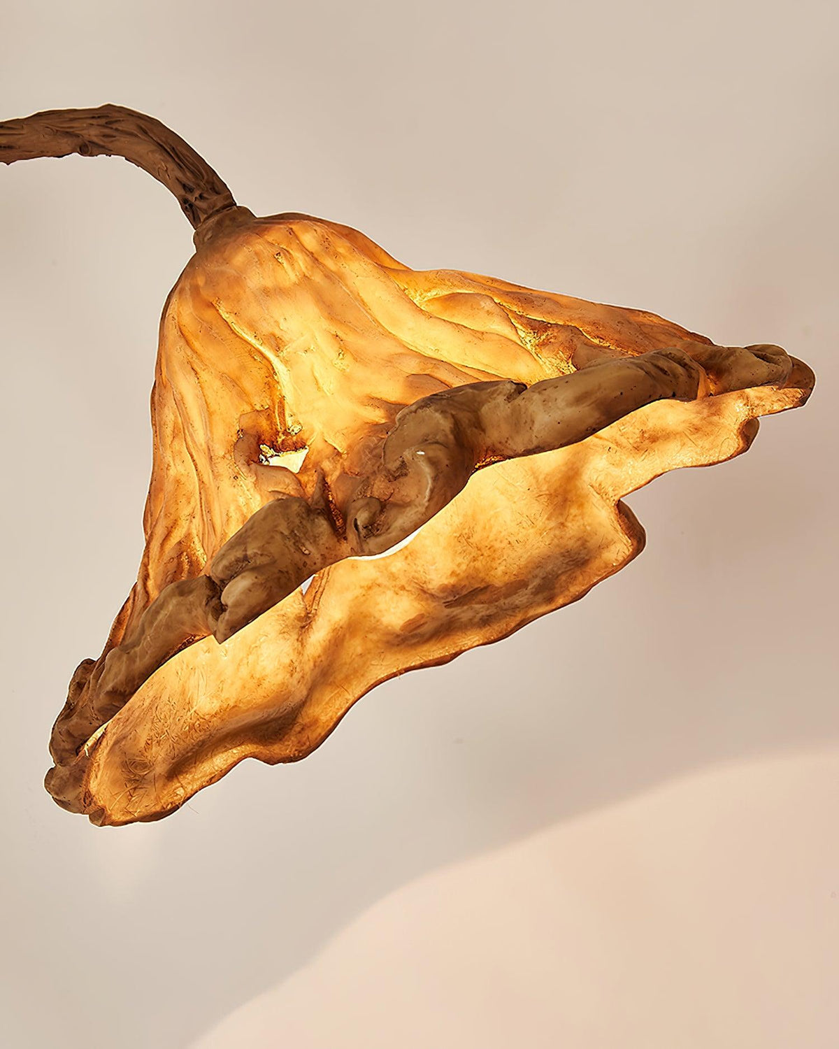Ailo vloerlamp van natuurlijke hars