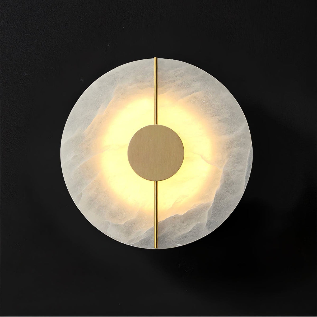 Artistieke wandlamp van dolomiet en koper met retro-uitstraling