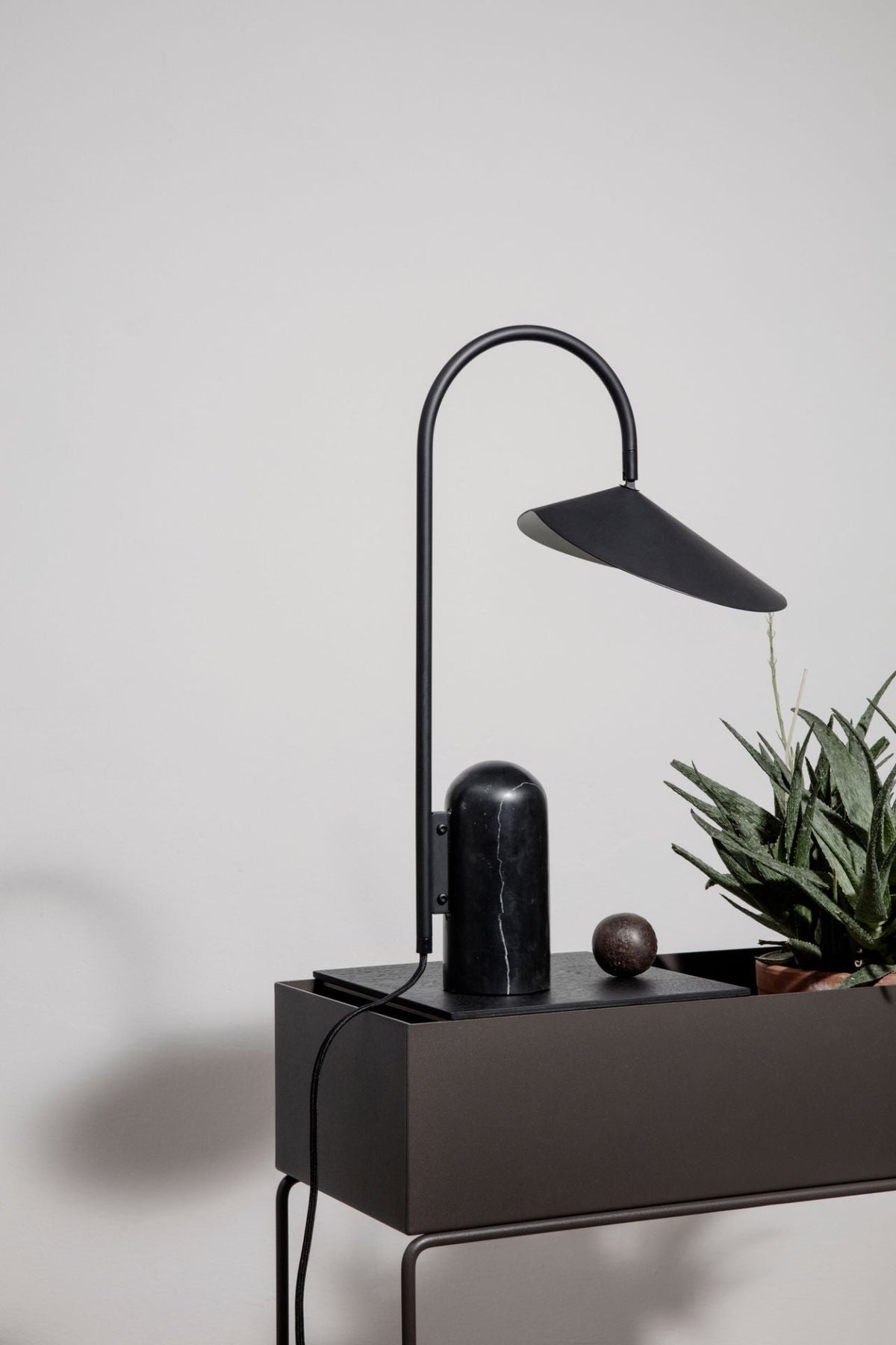 Selva Arc Leaf tafellamp