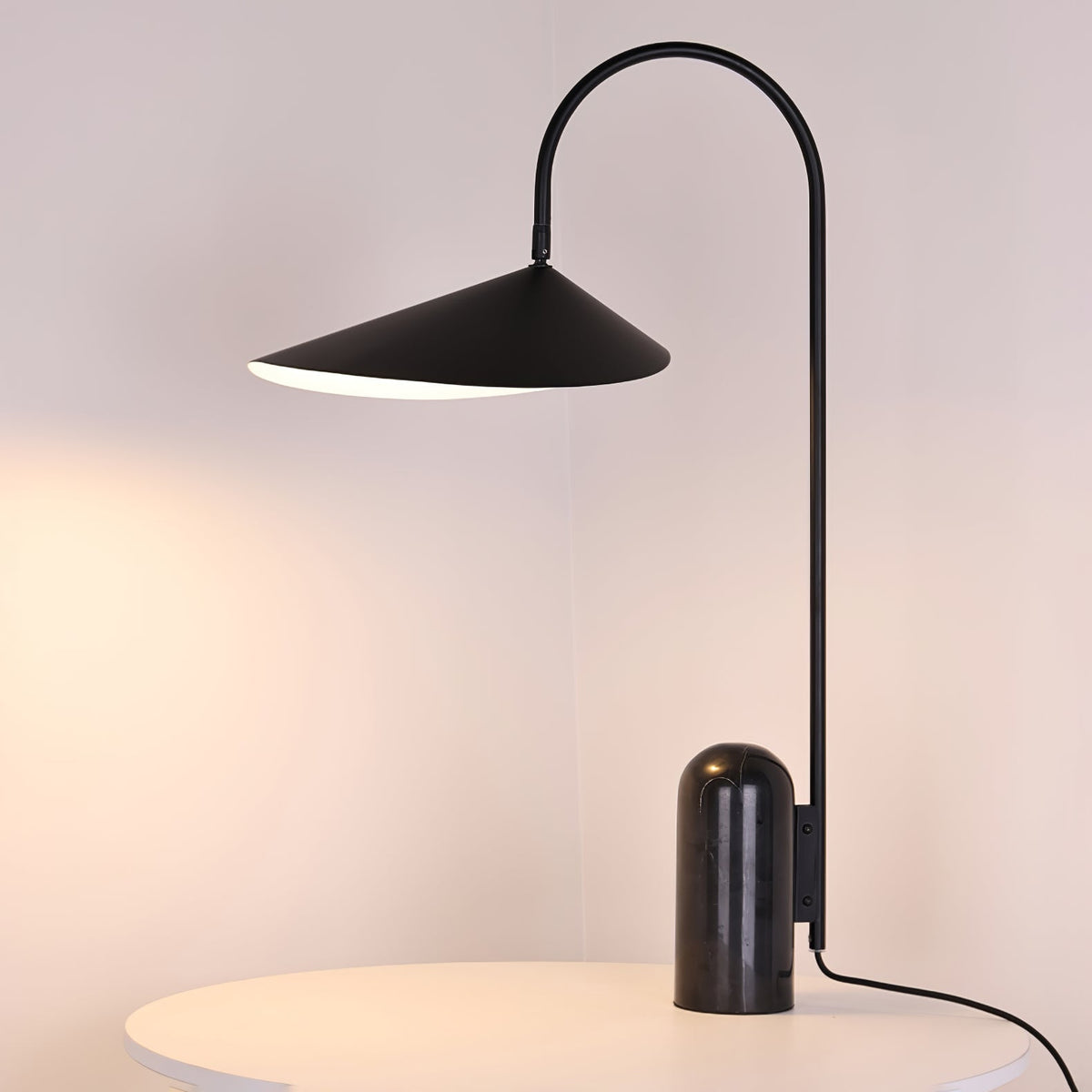 Selva Arc Leaf tafellamp
