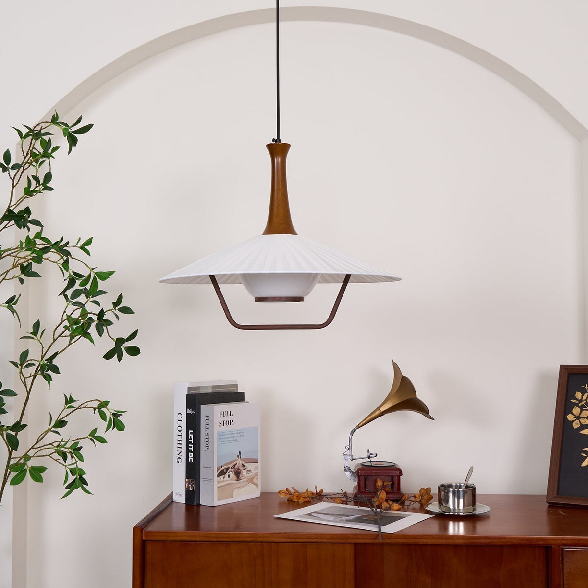 Vionne Mid-Century hanglamp van walnoothout en witte kap
